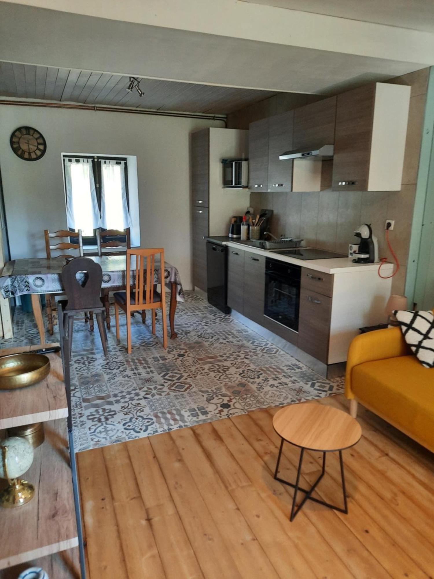 Gite Des 2 Lions Murs-et-Gelignieux Екстер'єр фото